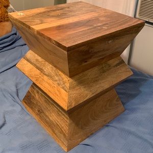 2 Nightstand/Small Table